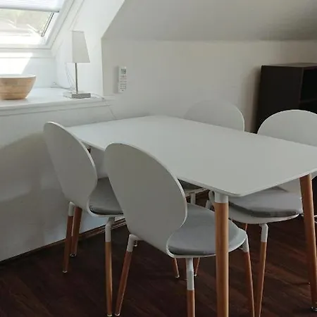 Lägenhet Klimatisiertes Ferienapartment An Der Stadtgrenze Von Berlin *