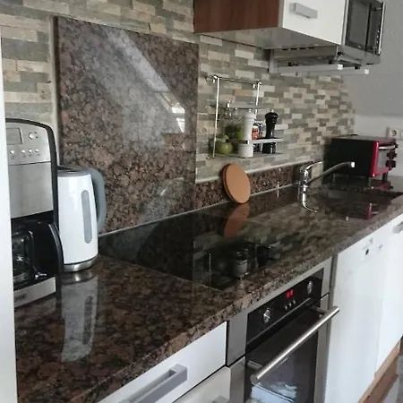 Lägenhet Klimatisiertes Ferienapartment An Der Stadtgrenze Von Berlin *